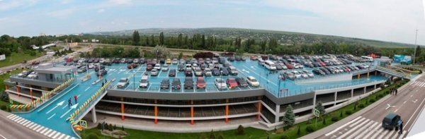 Як у Луцьку вирішити проблему з парковками на прикладі інших країн? ФОТО