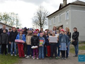 Активісти передали подарунки для волинського інтернату