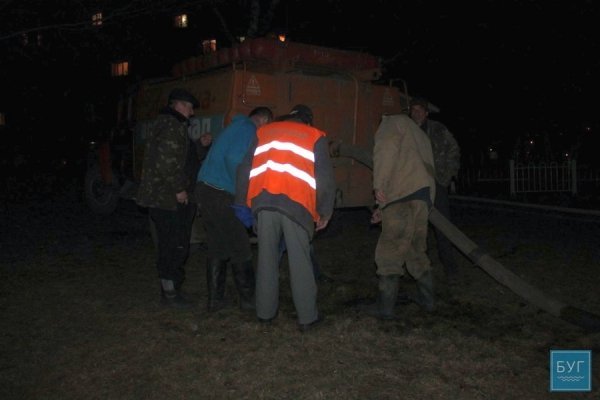 На Волині у житловому будинку затопило підвал. ФОТО