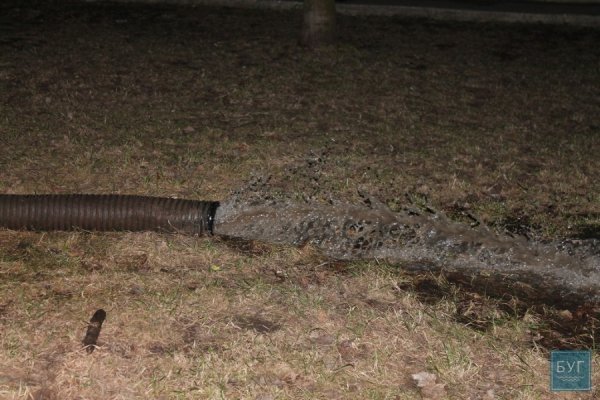 На Волині у житловому будинку затопило підвал. ФОТО