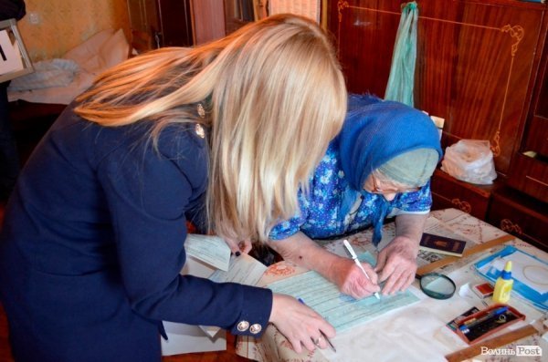 Лучани активно голосують вдома. ФОТО