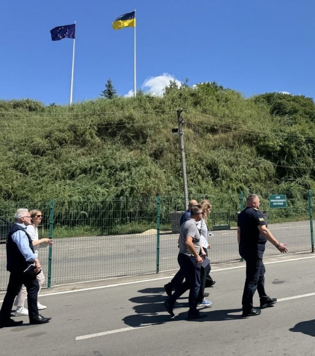 Делегація Єврокомісії побувала на пунктах пропустку, розташованих на Волині. ФОТО