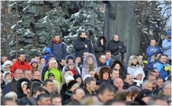 «Євронеділя» в Луцьку: віче, хода та панахида. ФОТО