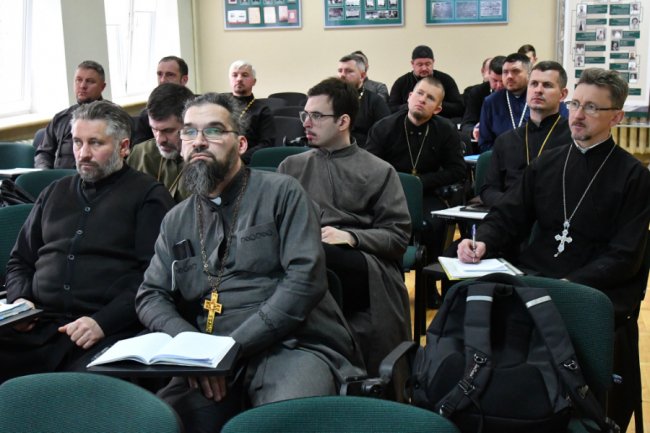 На Волині вперше в Україні підготують капеланів для медзакладів