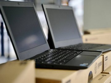 Волинські педагоги отримали ноутбуки від Google та ЮНЕСКО