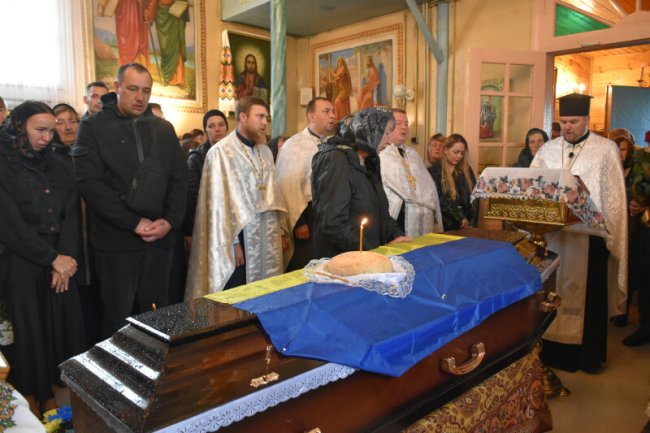 У Луцькій громаді попрощалися з Героєм Назарієм Корольчуком