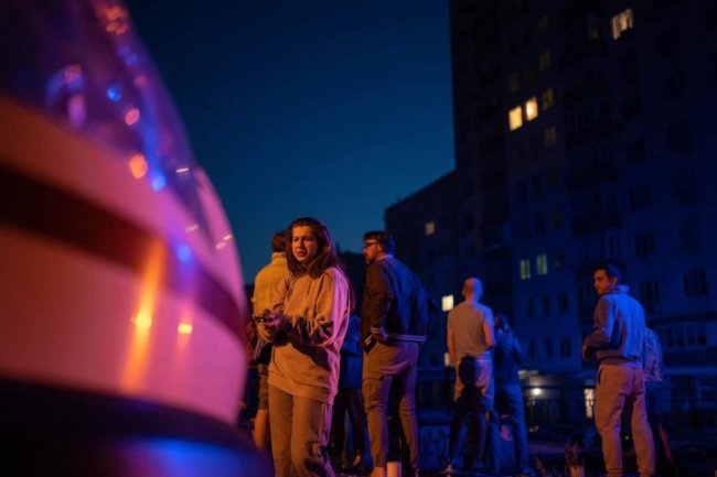 Нічна атака на Київ: знищено 20 «шахедів», уламки влучили у багатоповерхівку, одна людина загинула