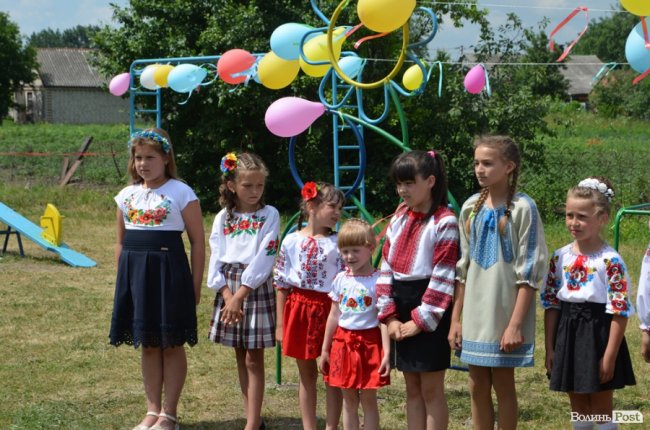 Новий майданчик і перше велике гуляння: в Оздові біля Луцька відсвяткували День села. ФОТО