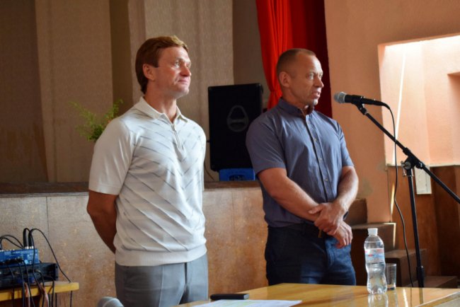 «Збудуєте школу – назвемо на вашу честь!» – жителі Шацького району зустрічали Степана Івахіва*