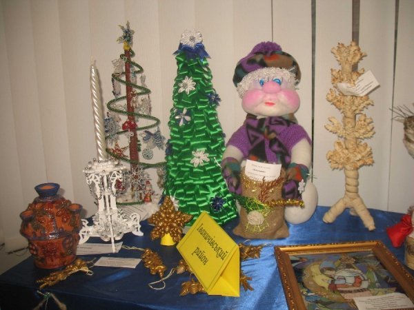 На Волині зробили ялинку з пір’я. ФОТО