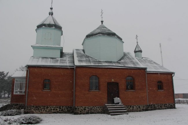 Владика Михаїл освятив недільну школу у волинському селі. ФОТО