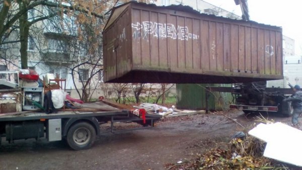 У Луцьку на Рівненській знесли гаражі