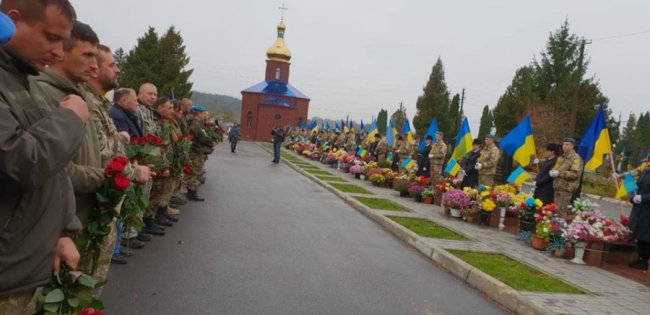 Приходжу до побратимів, - Лапін про вшанування полеглих бійців