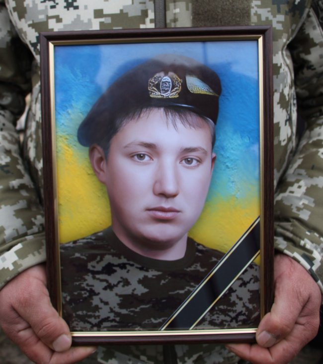 Загинув на Донеччині: на Волині поховали Героя Віталія Лук'янчука