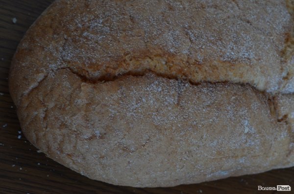 Хліб, який випікає магазин «Салют»