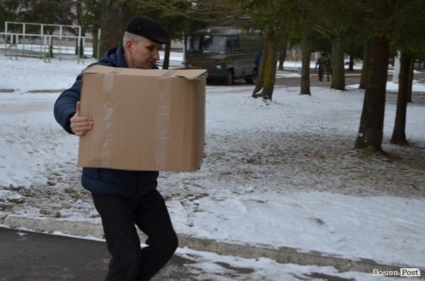 Луцькі волонтери привезли допомогу мобілізованим волинянам. ФОТО