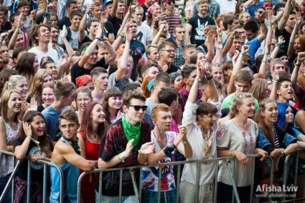«Мы не хотим воевать. Особенно с вами, друзья», – росіяни на фестивалі «Захід». ФОТО