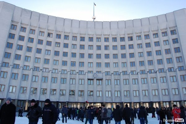 Волинська ОДА: штурм, який не відбувся. ФОТОРЕПОРТАЖ