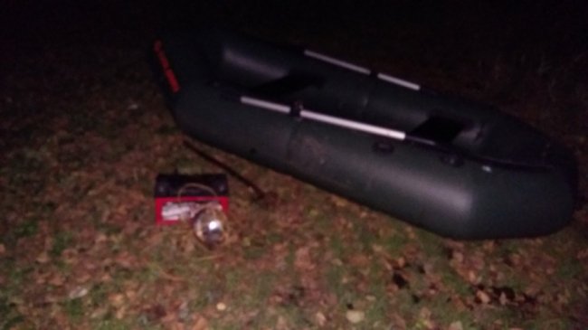 На Волині зловили браконьєрів, які ловили рибу з човна острогою і сітками