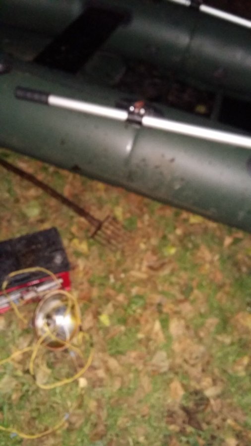 На Волині зловили браконьєрів, які ловили рибу з човна острогою і сітками