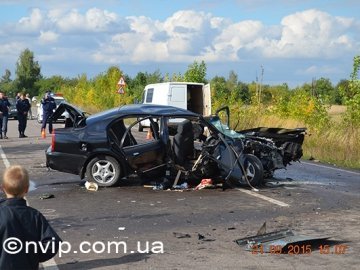 Один із постраждалих у жахливій ДТП біля Нововолинська помер у лікарні