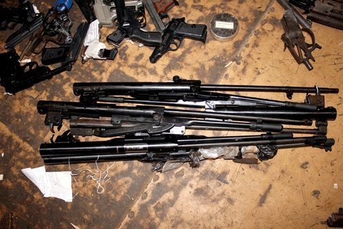 У Нововолинську знищували рушниці та пістолети