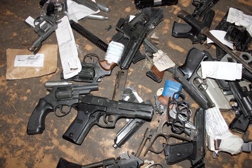 У Нововолинську знищували рушниці та пістолети