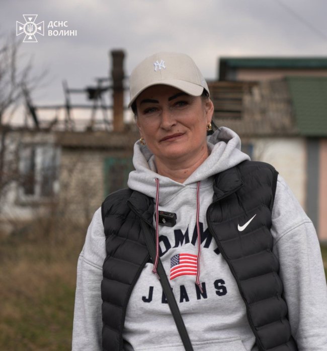 Біля Луцька небайдужа сусідка врятувала кілька сімей, які спали в палаючому будинку. ФОТО