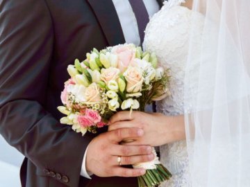 У Ковелі в День Валентина 7 пар поєднали серця. ФОТО