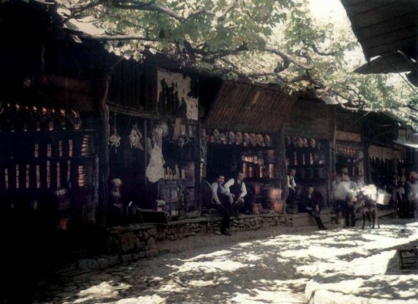 Торгова вулиця в турецькому місті Бурса 