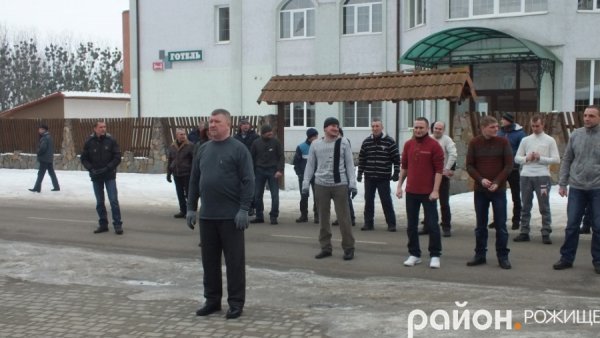 Патріотичний флешмоб: бійці кинули виклик чиновникам