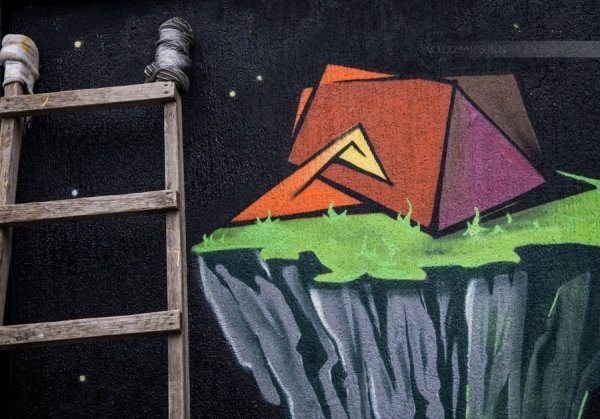 Художник, який обмалював Луцьк котами, завершив равлика. ФОТО