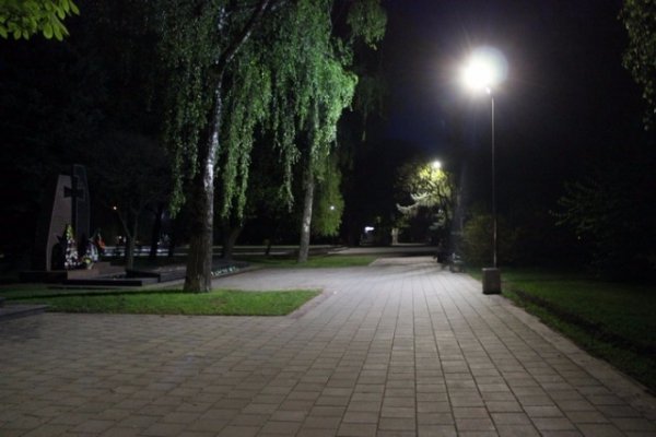 У Луцьку на Меморіалі з'явилось сучасне освітлення. ФОТО