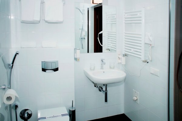 На відкриття готелю-ресторану в Луцьк приїдуть Дядя Жора й Інуса Давуда. ФОТО*