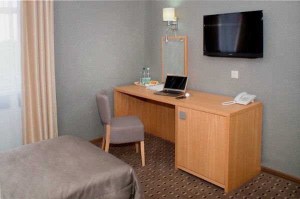 На відкриття готелю-ресторану в Луцьк приїдуть Дядя Жора й Інуса Давуда. ФОТО*