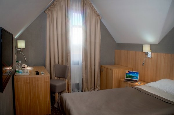 На відкриття готелю-ресторану в Луцьк приїдуть Дядя Жора й Інуса Давуда. ФОТО*