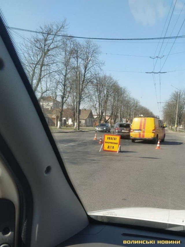 У Луцьку на  Володимирській – аварія. ФОТО