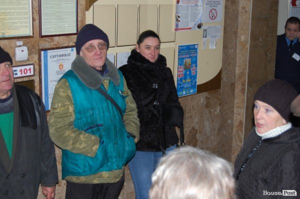 Тролейбусники вимагають у мера Луцька зарплату. ФОТО. ВІДЕО