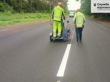 На трасі Луцьк – Ківерці завершують ремонт, нині наносять розмітку. ФОТО