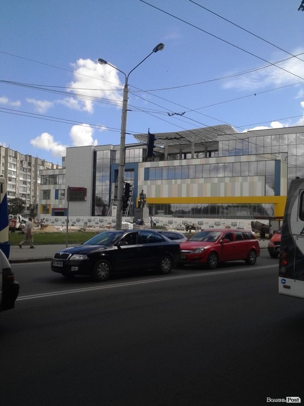 Біля «Променя» поставили світлофор. ФОТО