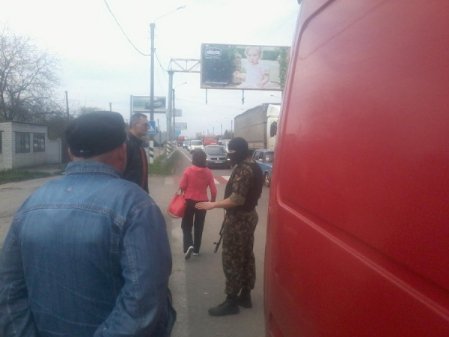 Новини з минулого. Палаючі автівки та день народження «вождя»