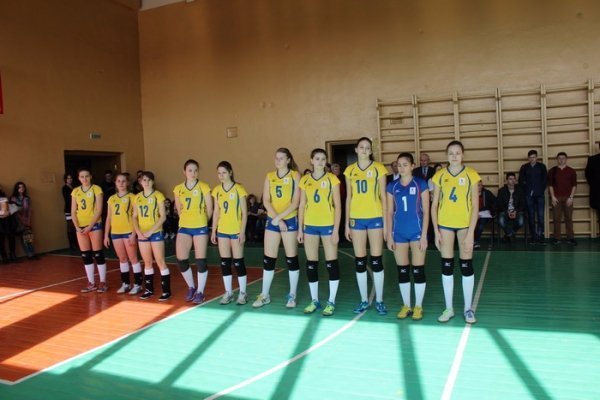 У Луцьку розпочався 25-й волейбольний турнір «Волинь зустрічає друзів — 2016». ФОТО