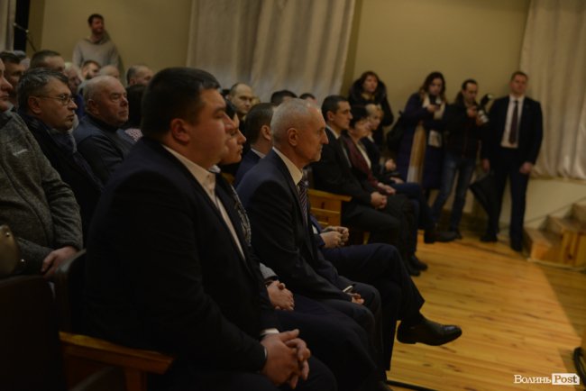 Томос, селфі та колядки: Петро Порошенко на Волині. ФОТОРЕПОРТАЖ