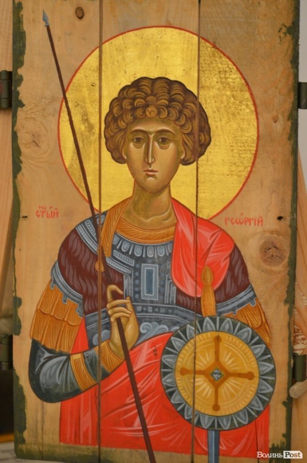 У Луцьку продавали ікони на потреби вояків АТО. ФОТО