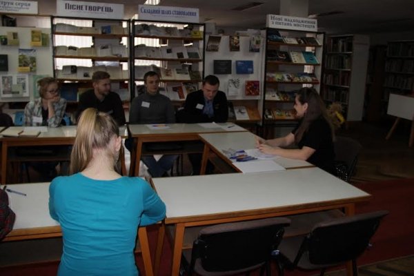 Луцьких студентів та школярів вчили самоорганізовуватися. ФОТО