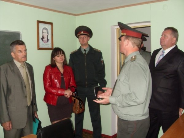 Чиновникам показали Луцьке СІЗО. ФОТО