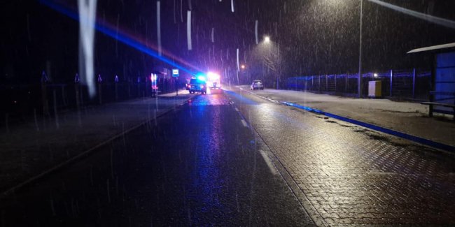 У Польщі п'яний українець за кермом авто розтрощив на цвинтарі 9 надгробків. ФОТО