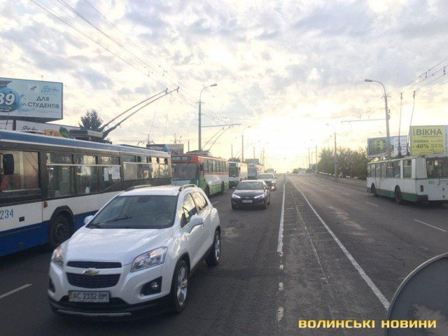У Луцьку «стали» тролейбуси. ФОТО