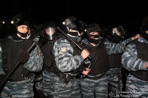 Як «Беркут» бив людей у Києві. ФОТО. ВІДЕО