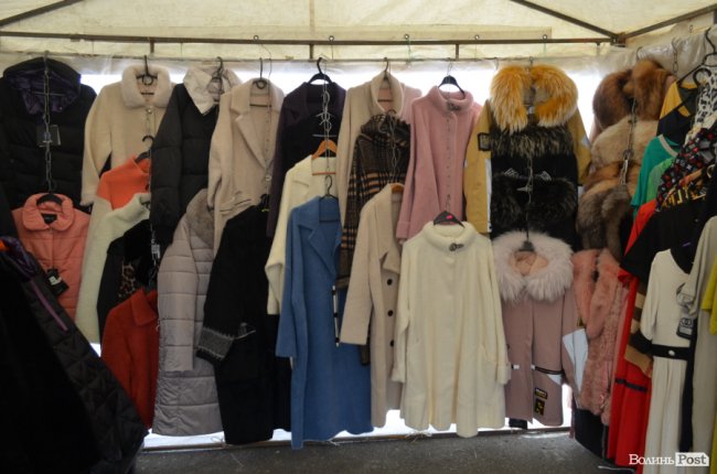 Місце для вигідного шопінгу: у Луцьку відкрився Харківський ярмарок*